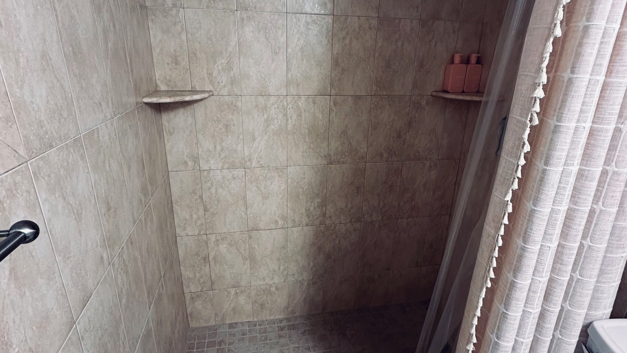 Photo of Bathroom in Admiral Estates
