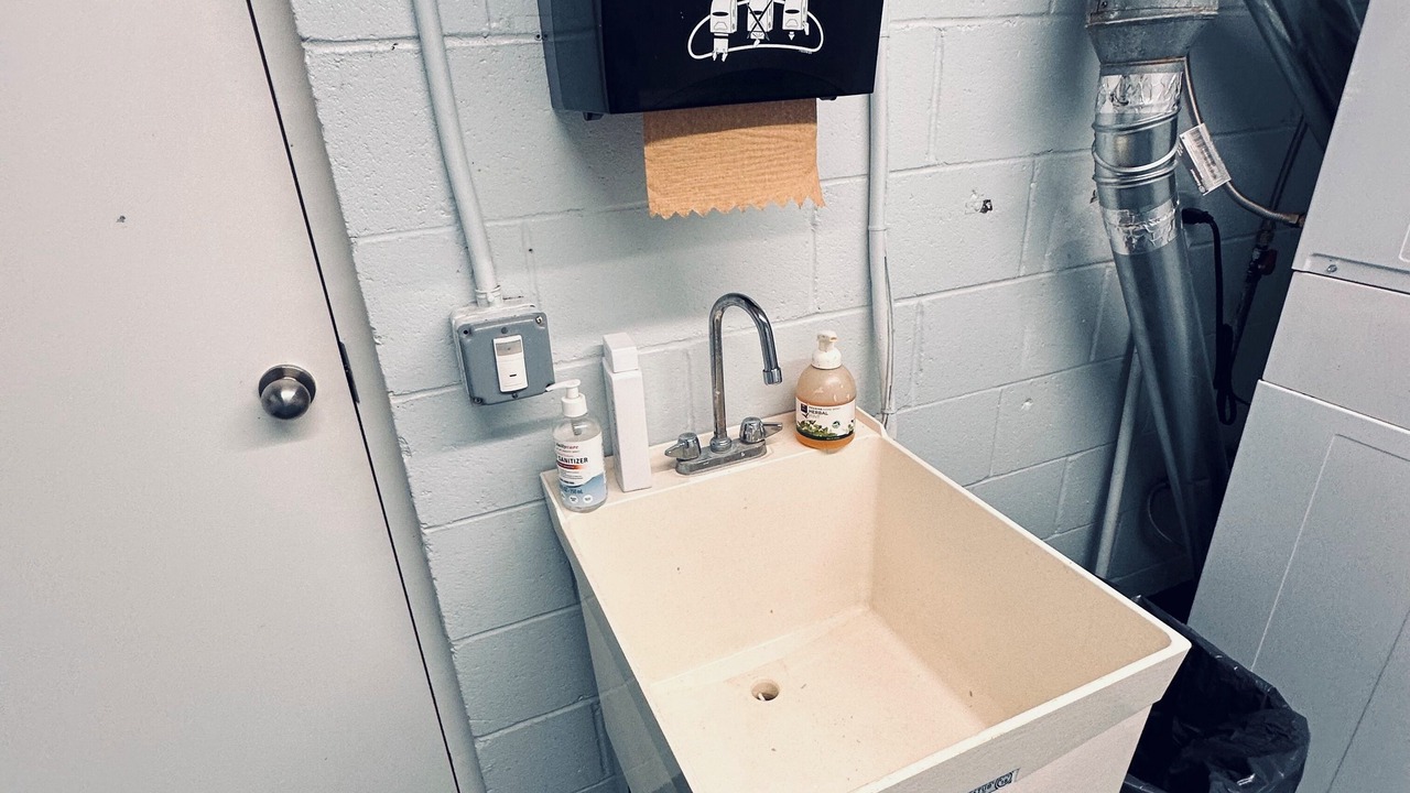 Photo of Bathroom in Admiral Estates