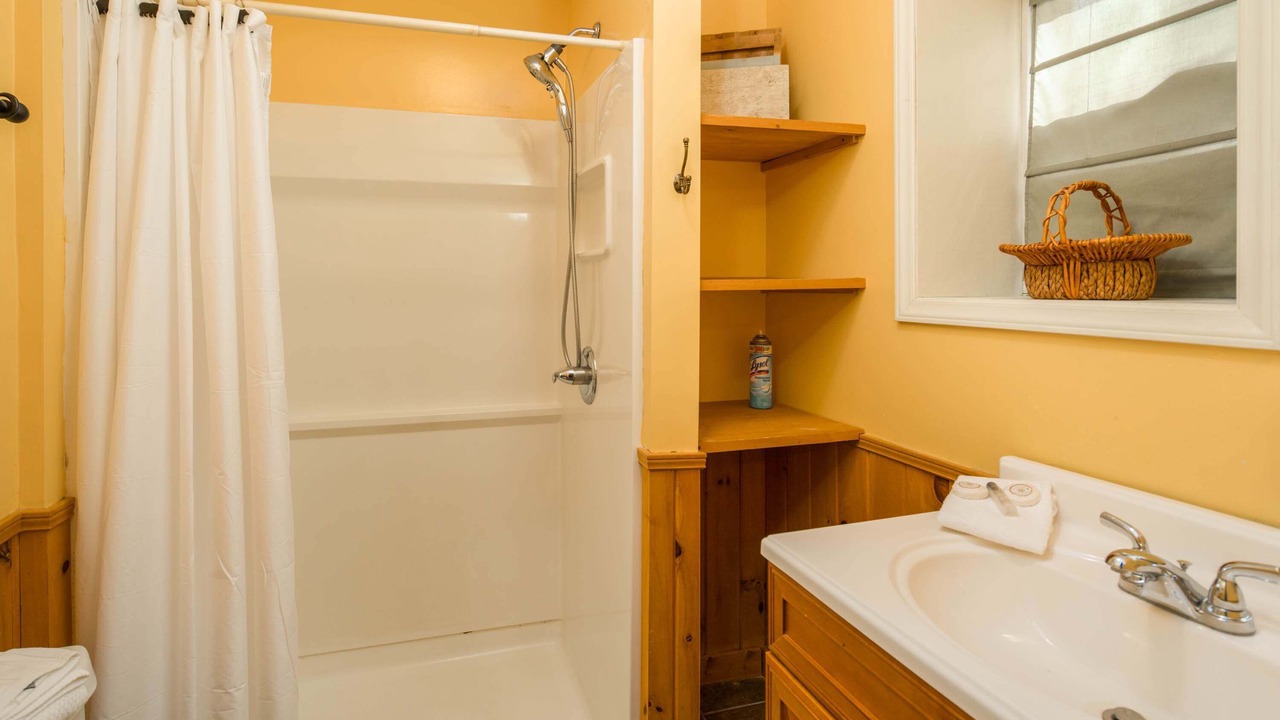 Photo of Bathroom in Seven Devils