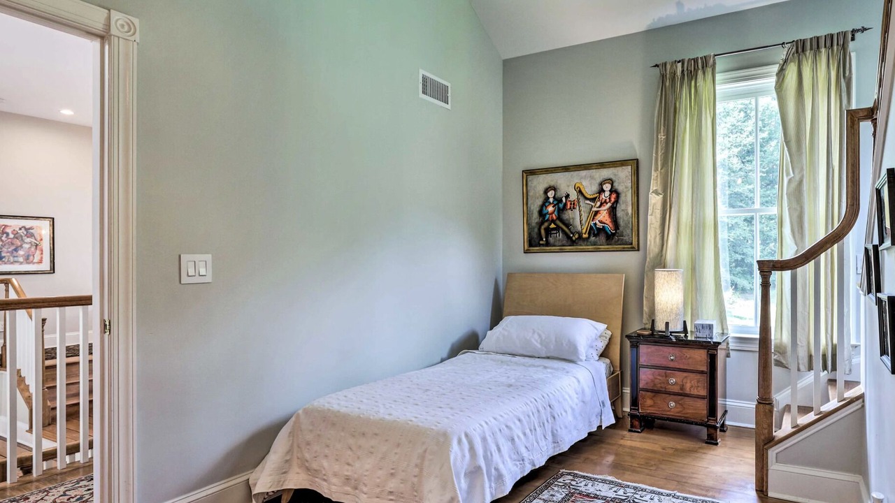Photo of Bedroom in Beallsville