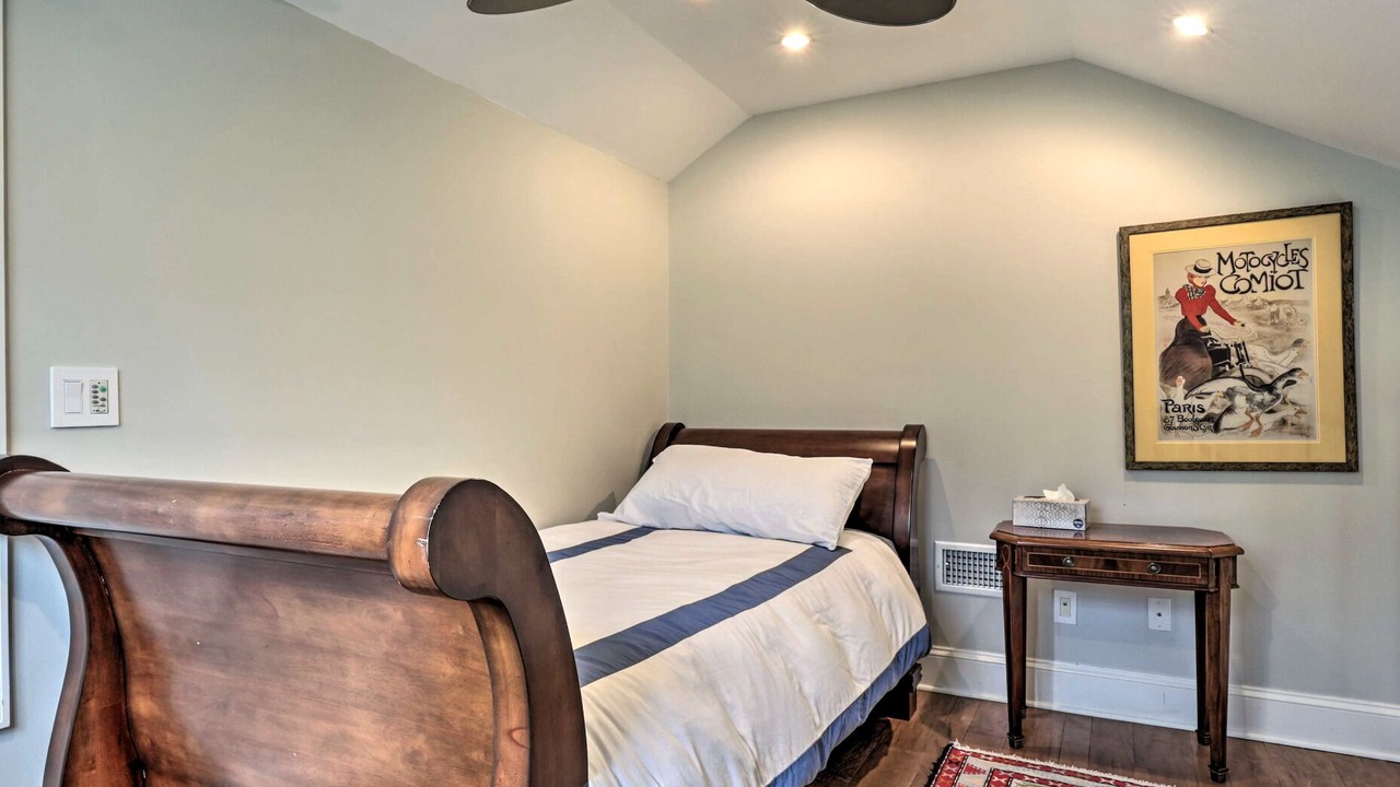 Photo of Bedroom in Beallsville