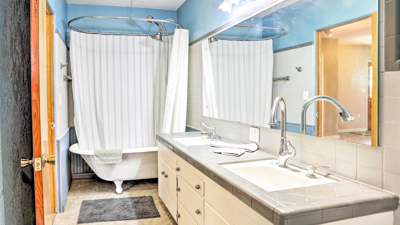 Photo of Bathroom in Custer