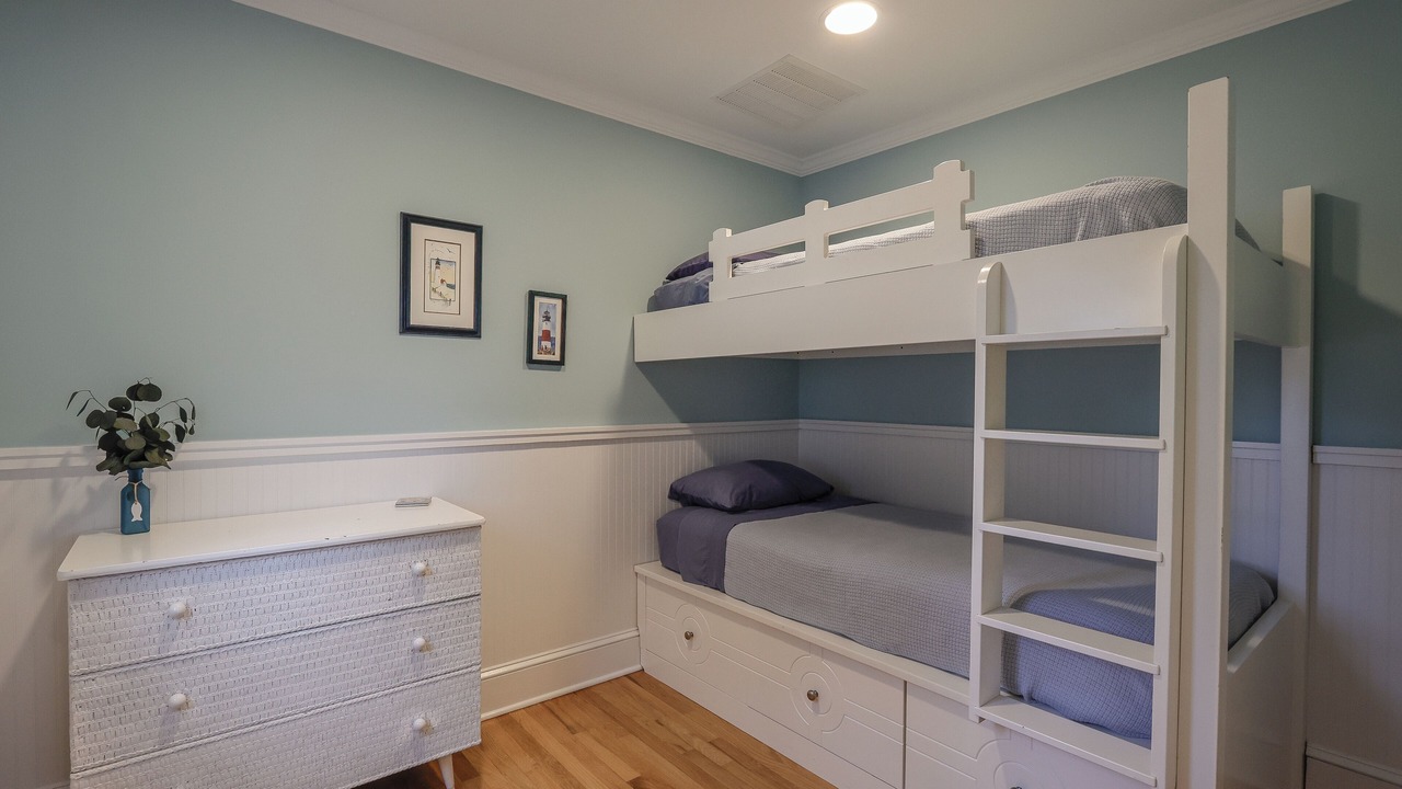 Photo of Bedroom in Beach Haven Crest