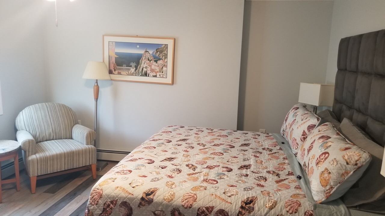 Photo of Bedroom in Seaside Heights