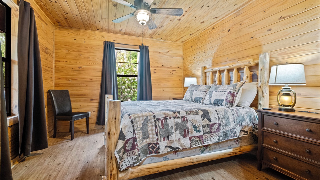 Photo of Bedroom in Gadsden