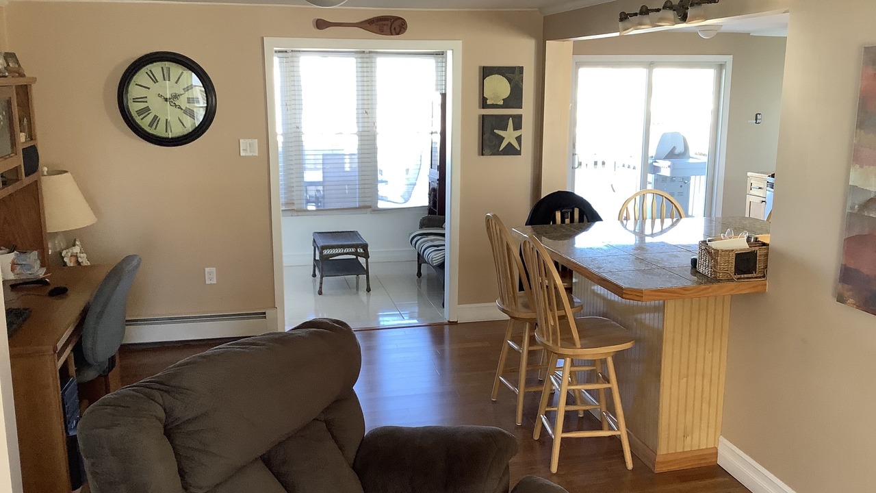 Photo of Livingroom in Beach Haven West
