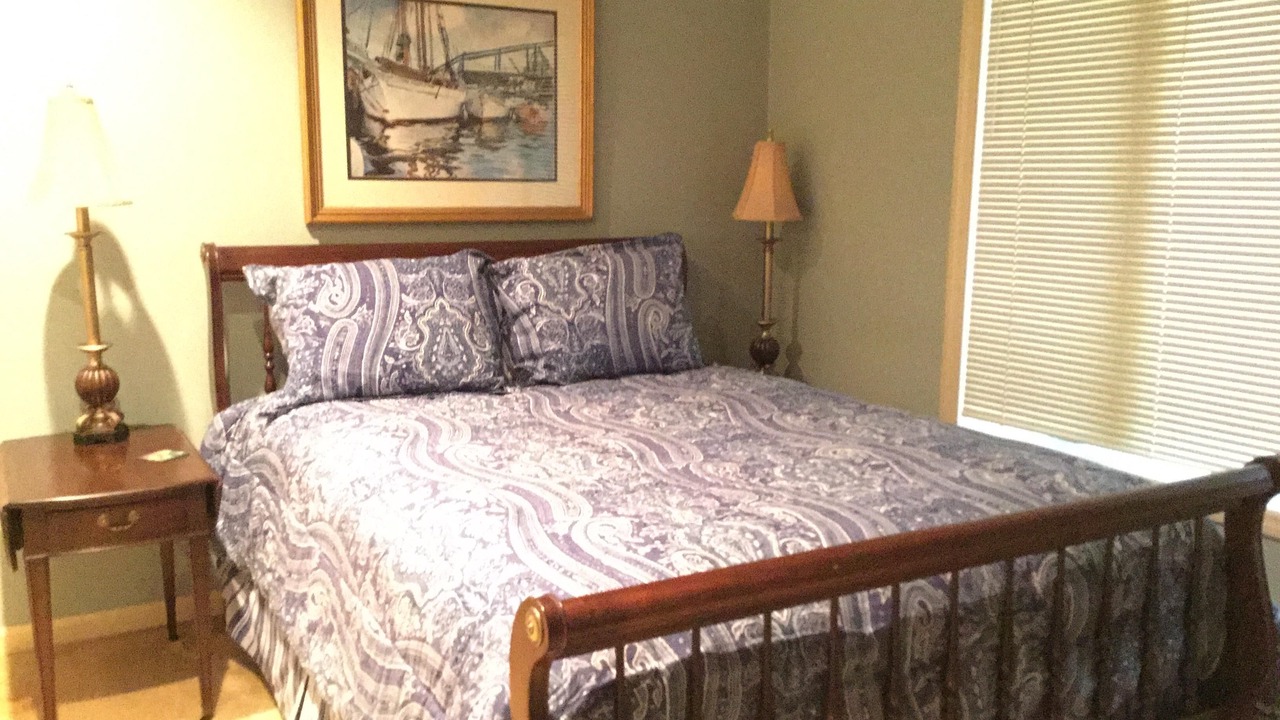 Photo of Bedroom in Alpine Bay