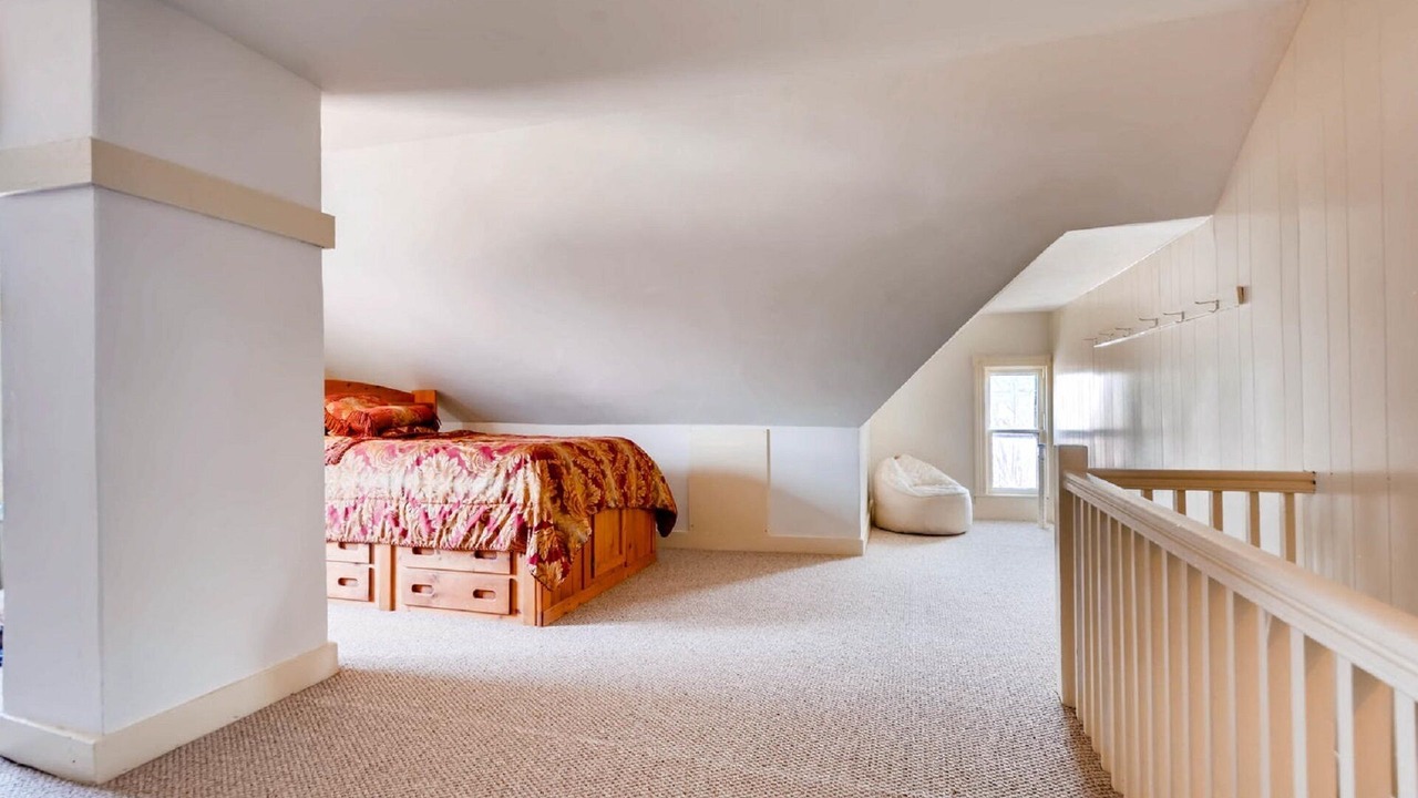 Photo of Bedroom in Historic District