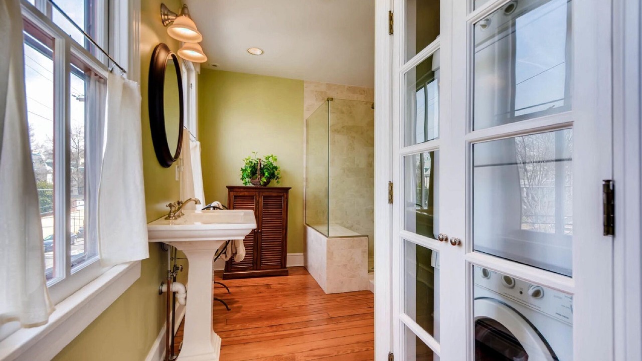 Photo of Bathroom in Historic District