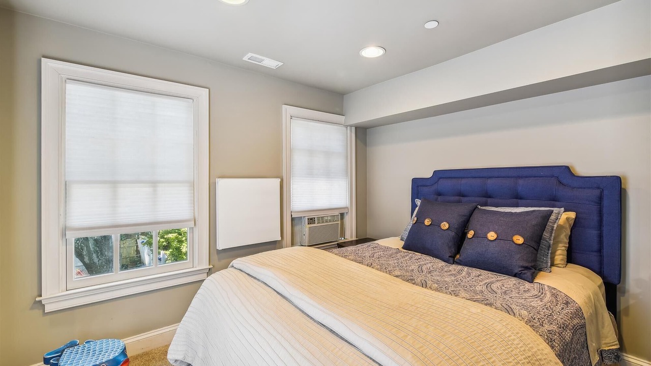 Photo of Bedroom in Historic District