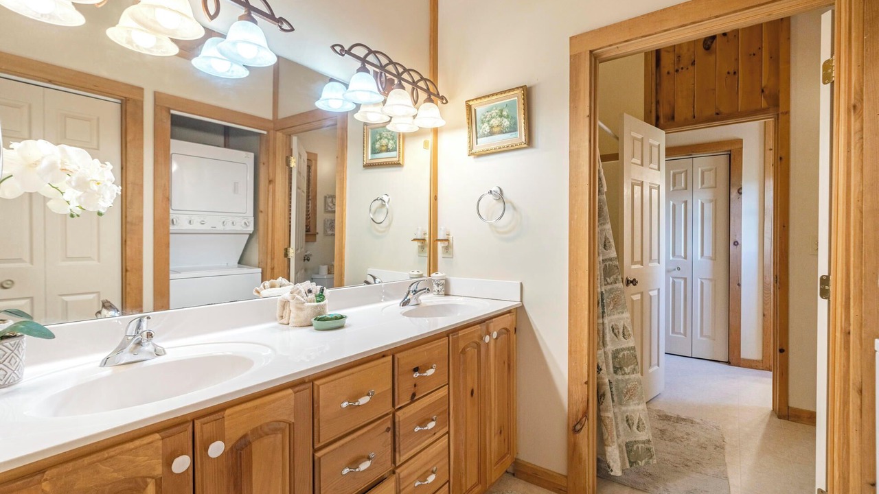 Photo of Bathroom in Seven Devils