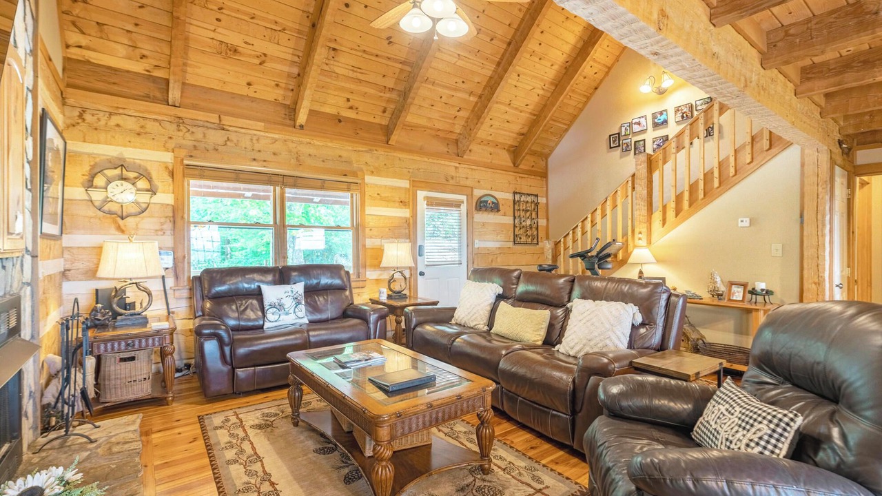 Photo of Livingroom in Seven Devils