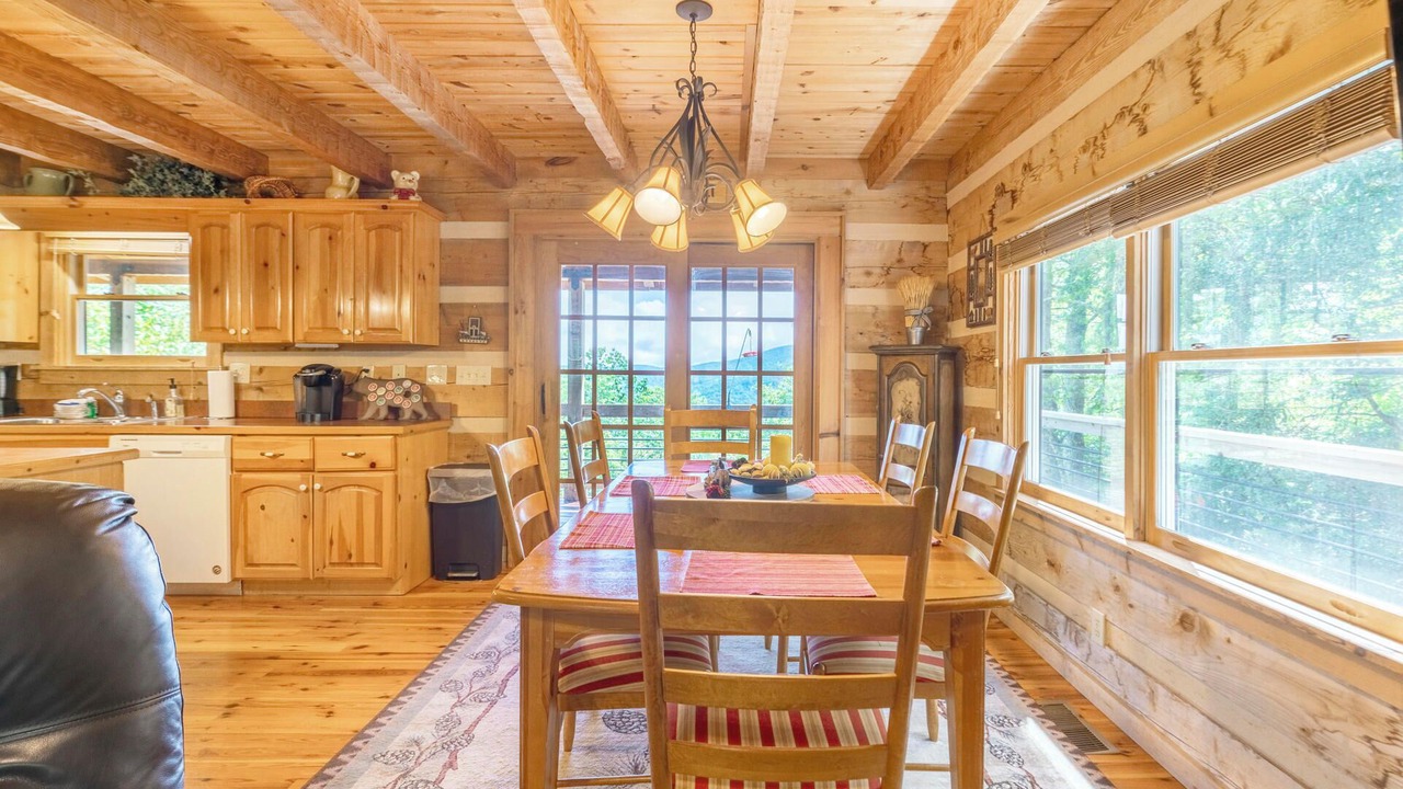 Photo of Livingroom in Seven Devils