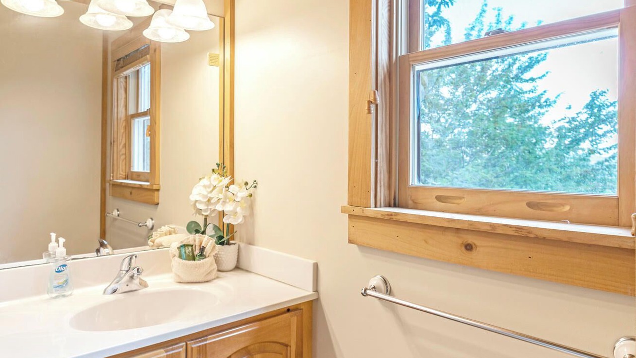 Photo of Bathroom in Seven Devils