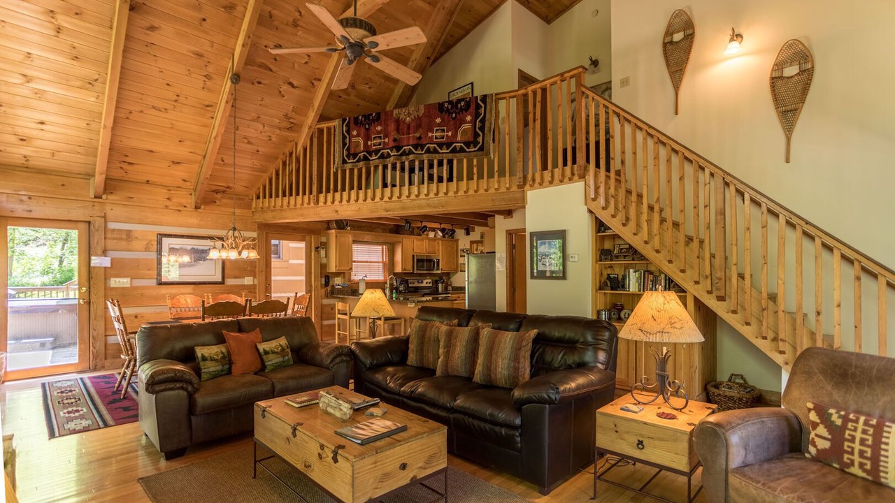 Photo of Livingroom in Sugar Grove