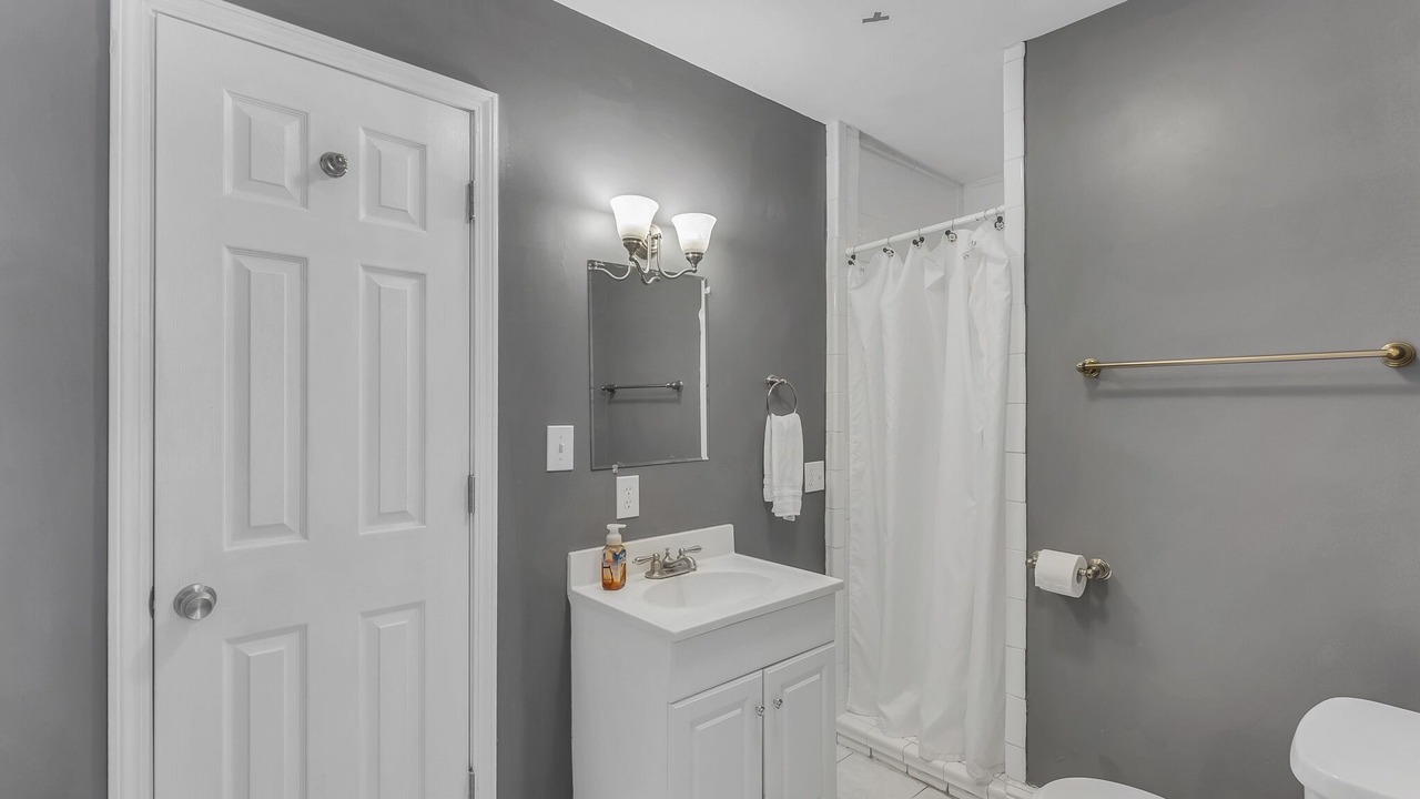 Photo of Bathroom in Stoney Point Landing
