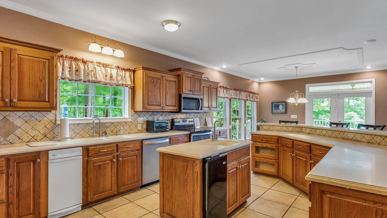 Photo of Kitchen in Stoney Point Landing