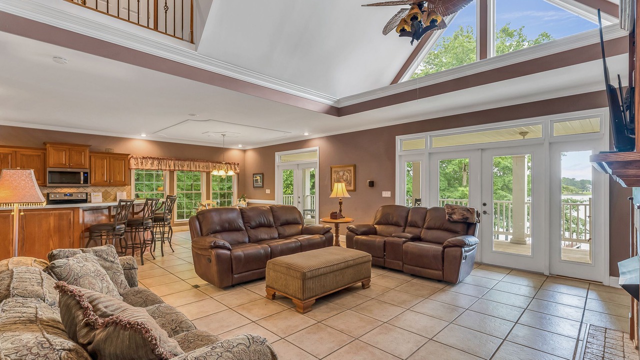 Photo of Livingroom in Stoney Point Landing