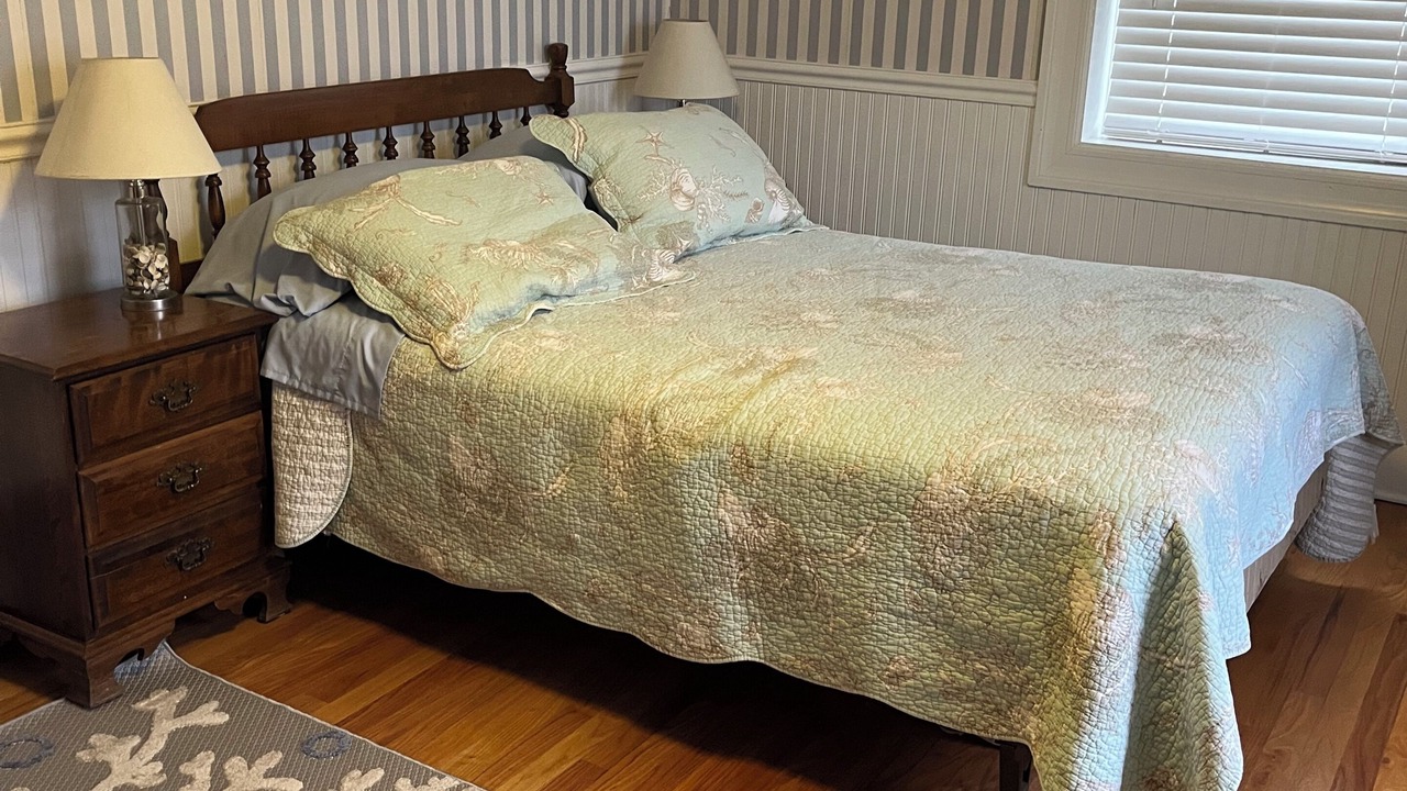 Photo of Bedroom in Wall
