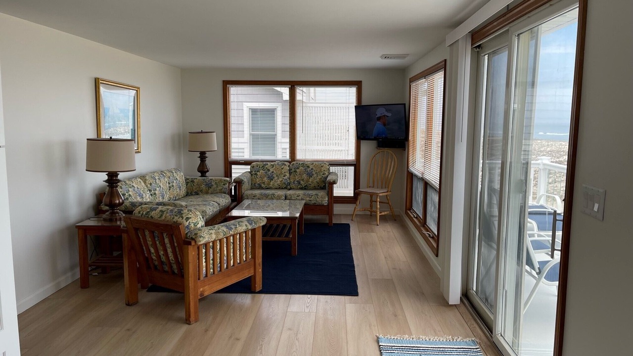 Photo of Livingroom in Beach Haven Crest