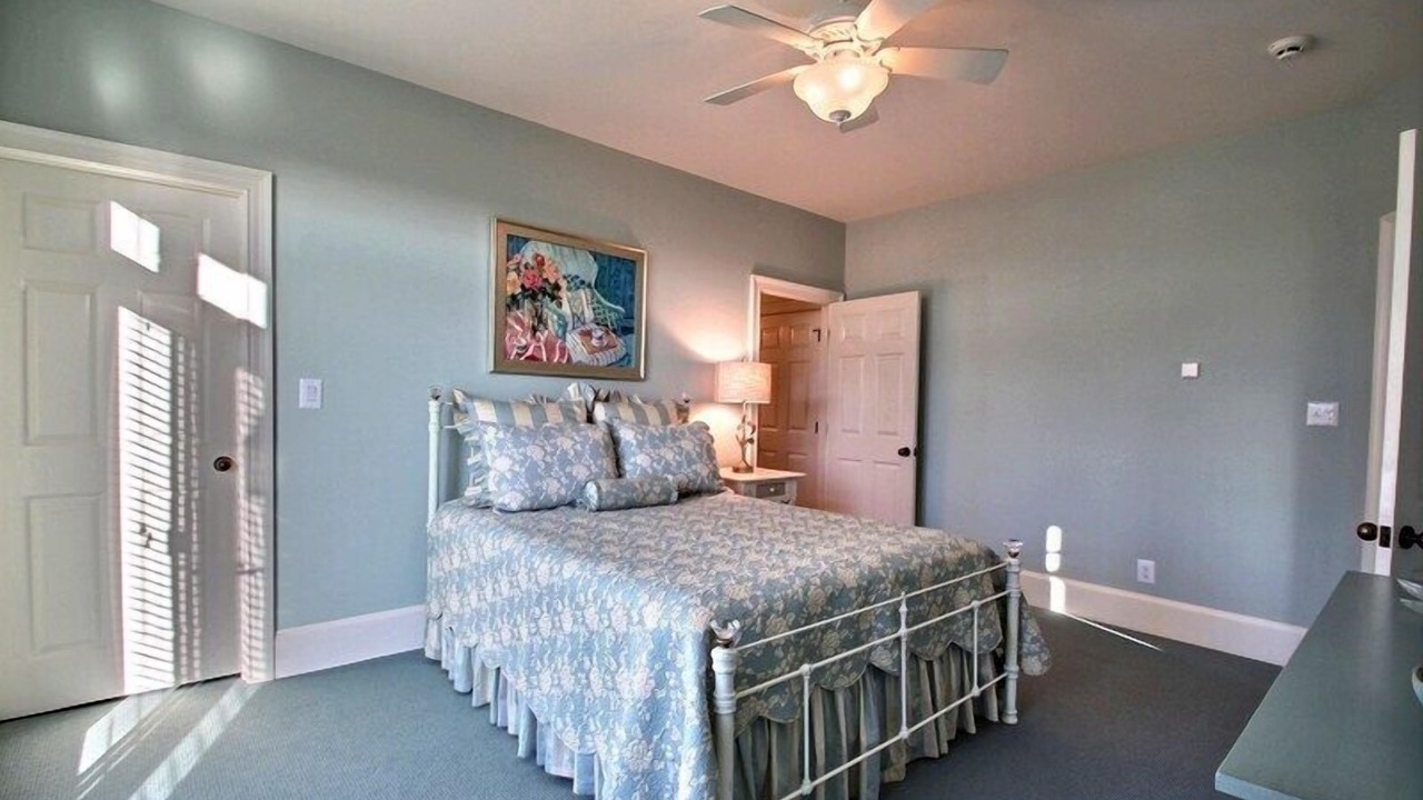 Photo of Bedroom in Admiral Estates