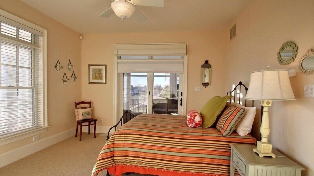 Photo of Bedroom in Admiral Estates