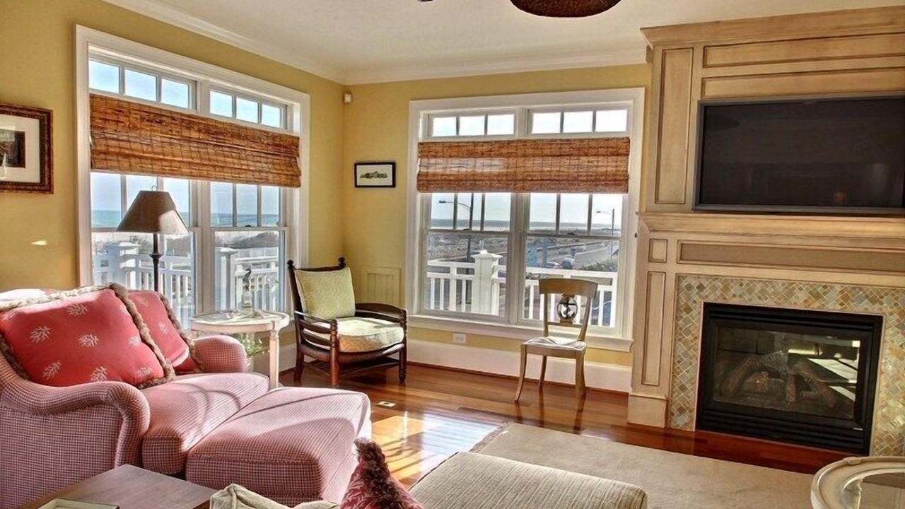 Photo of Livingroom in Admiral Estates