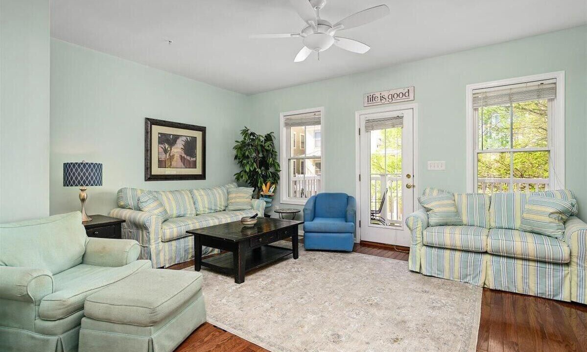 Photo of Livingroom in Sunset Island