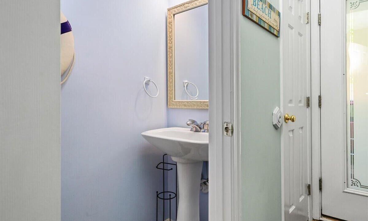 Photo of Bathroom in Sunset Island