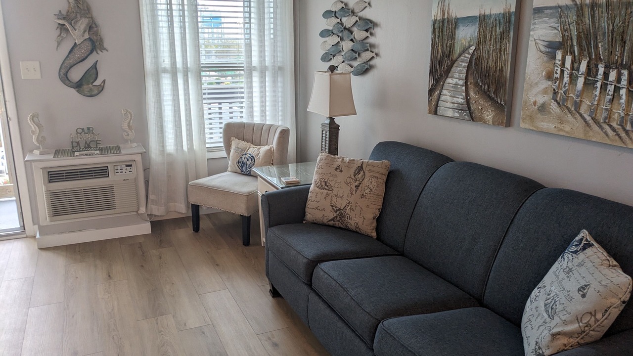 Photo of Livingroom in Caine Woods