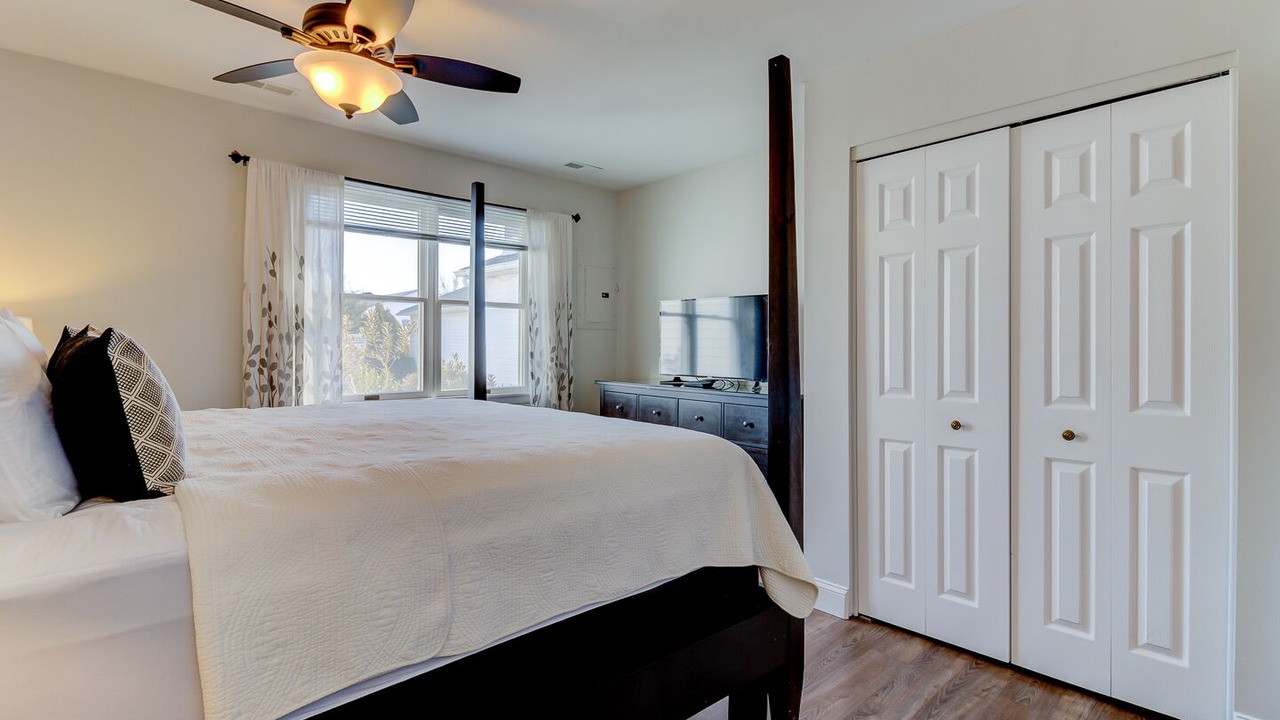 Photo of Bedroom in Village Green