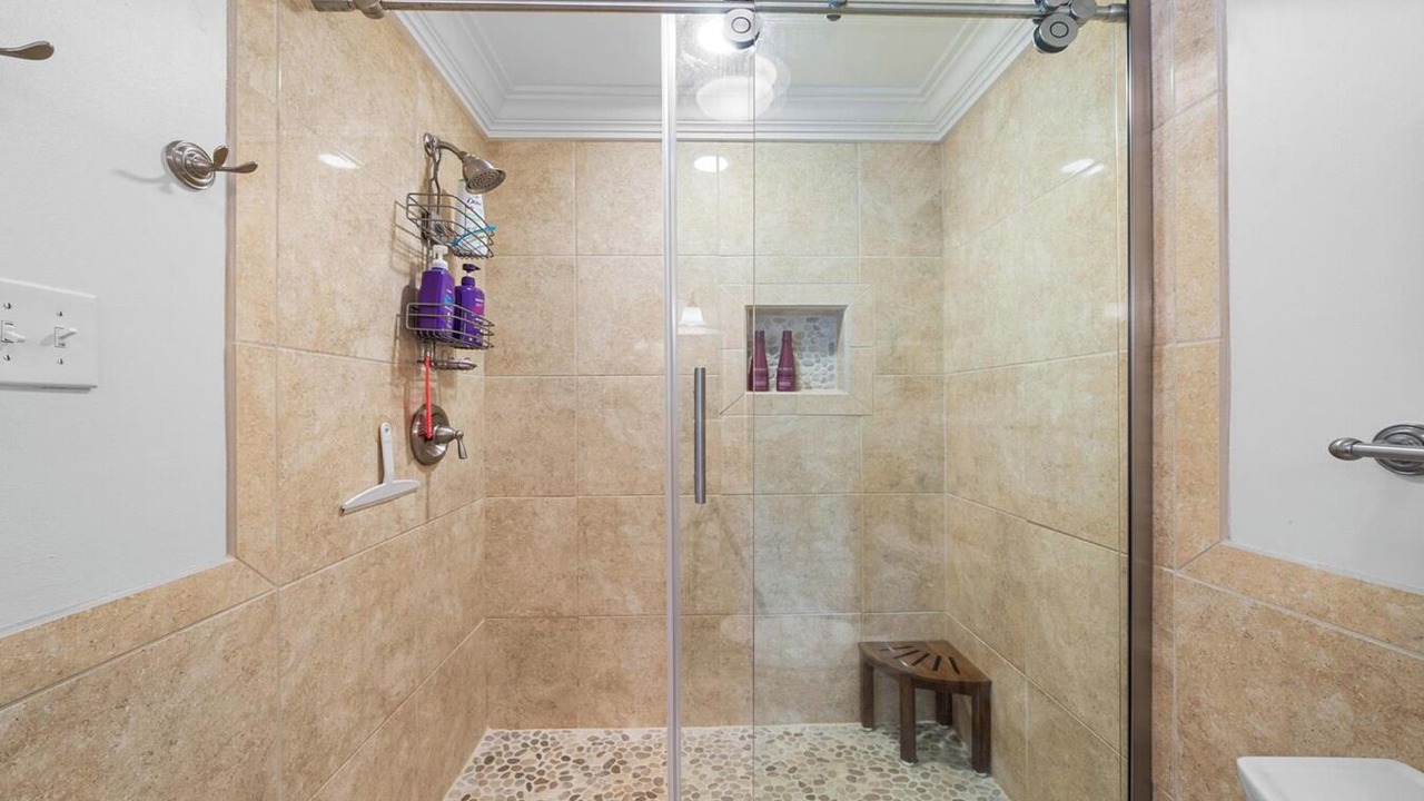 Photo of Bathroom in Avalon