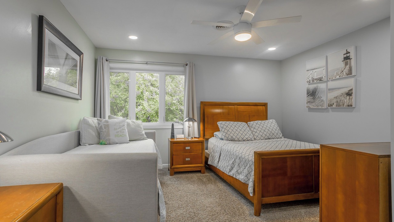 Photo of Bedroom in Country Club Estates
