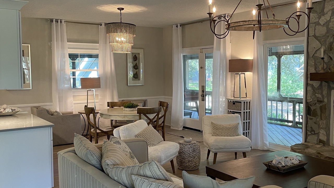 Photo of Livingroom in Corolla Light