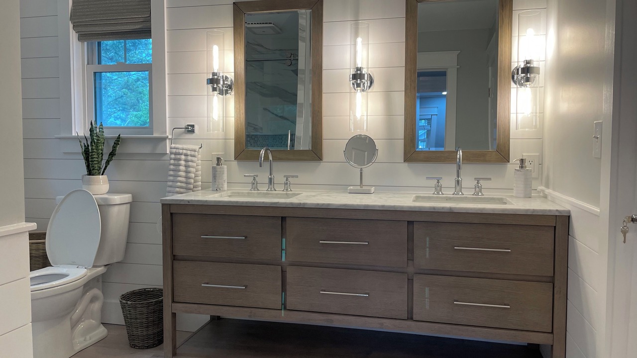 Photo of Bathroom in Corolla Light