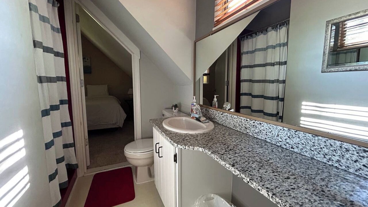 Photo of Bathroom in Newland