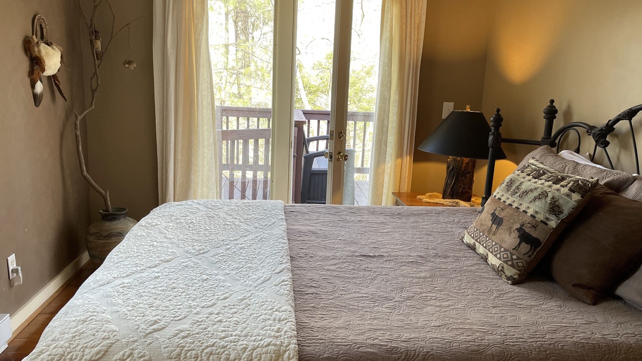 Photo of Bedroom in Saluda