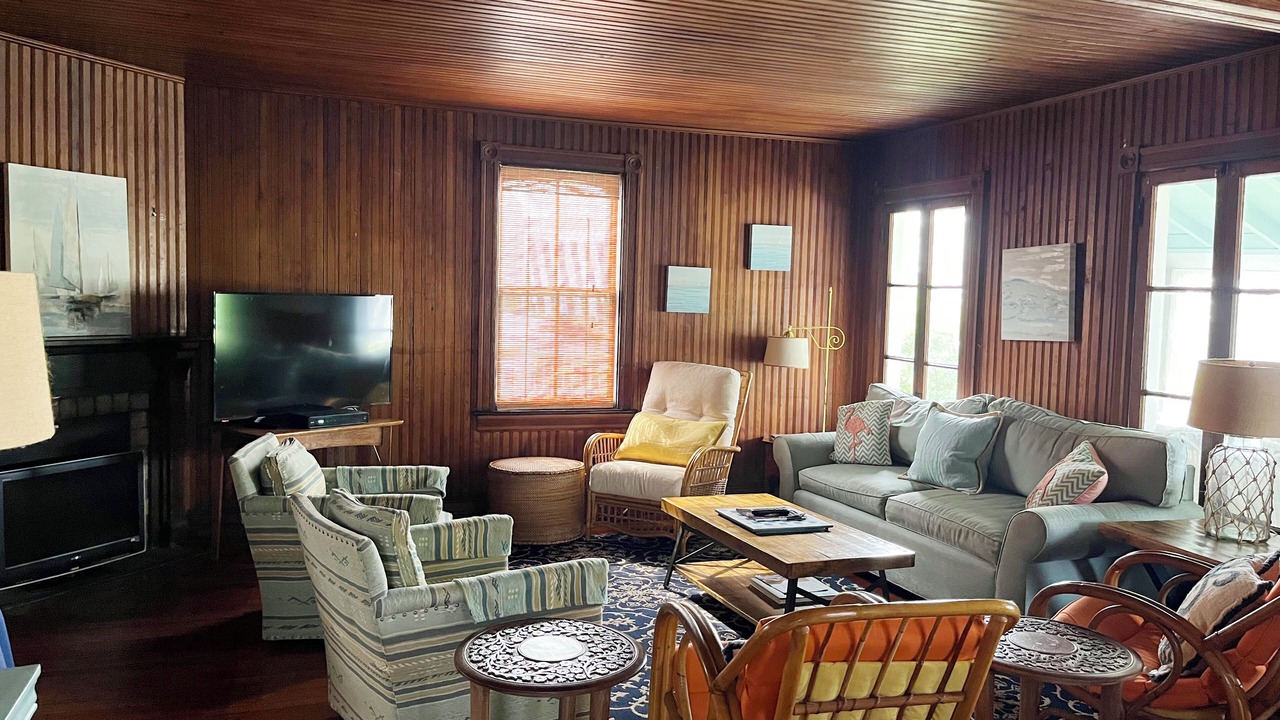 Photo of Livingroom in Avon