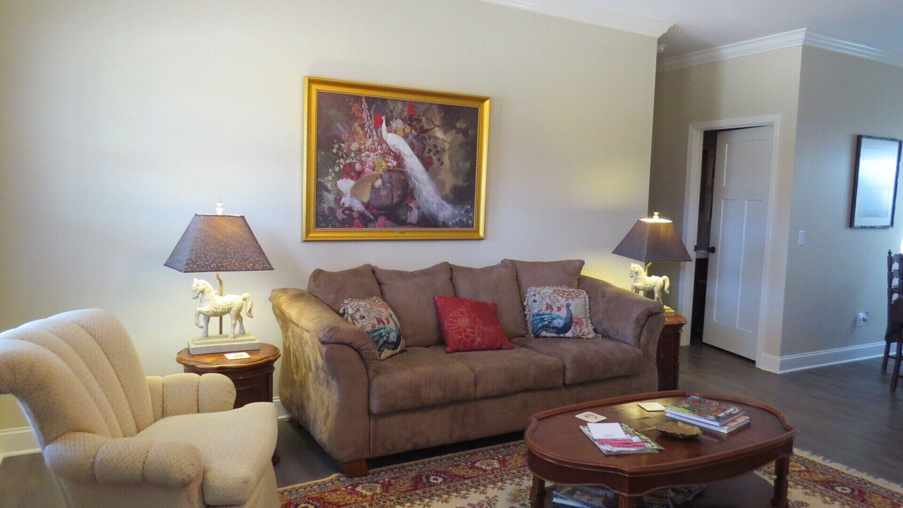 Photo of Livingroom in Guntersville