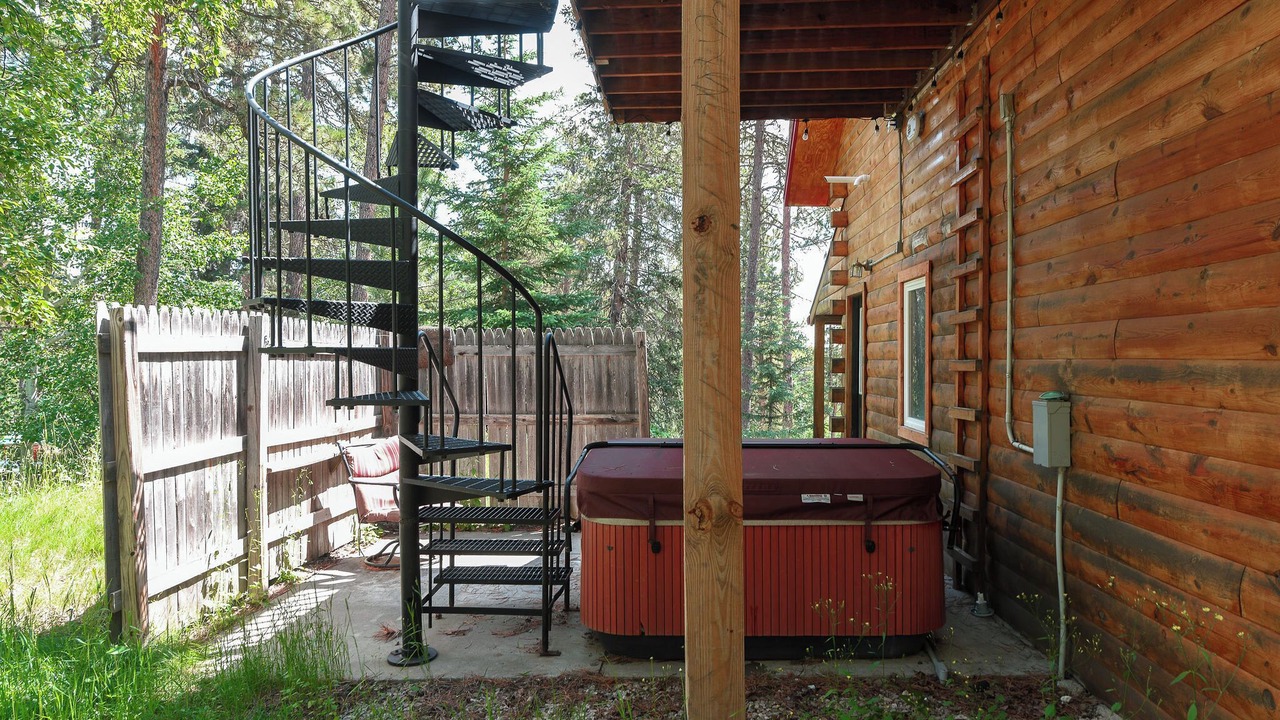 Photo of Outdoor in Lead