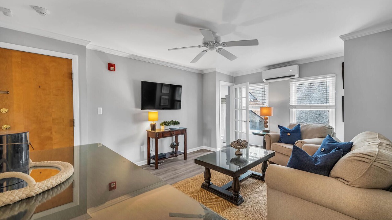 Photo of Livingroom in Avon