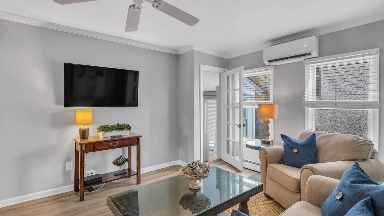 Photo of Livingroom in Avon