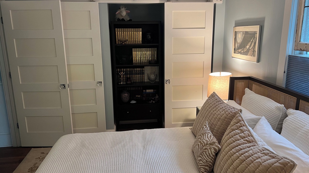 Photo of Bedroom in Country Club Estates
