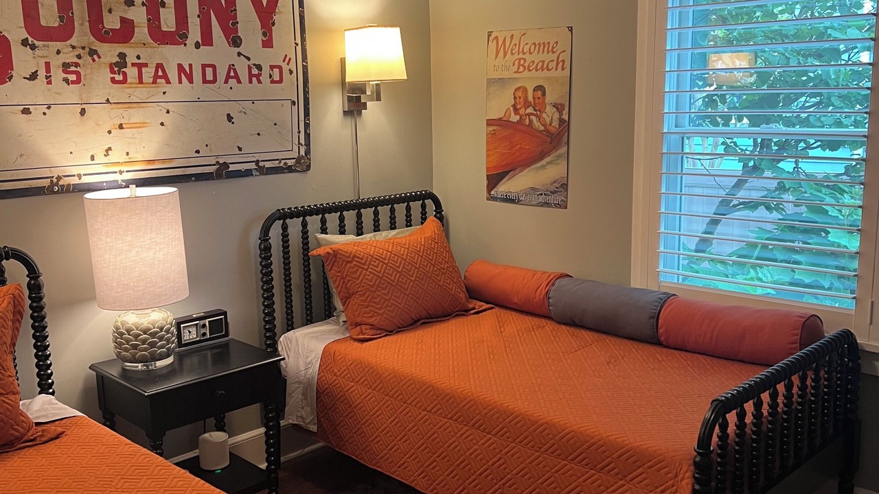Photo of Bedroom in Country Club Estates
