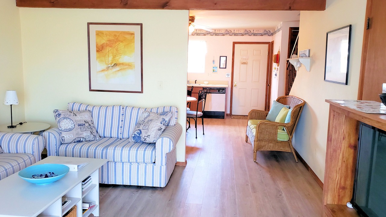 Photo of Livingroom in Deep Hole