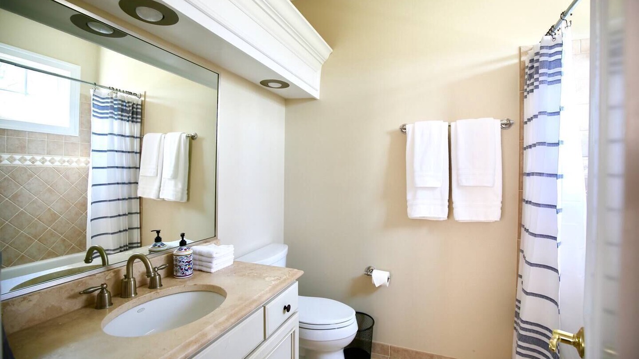 Photo of Bathroom in Bluemont
