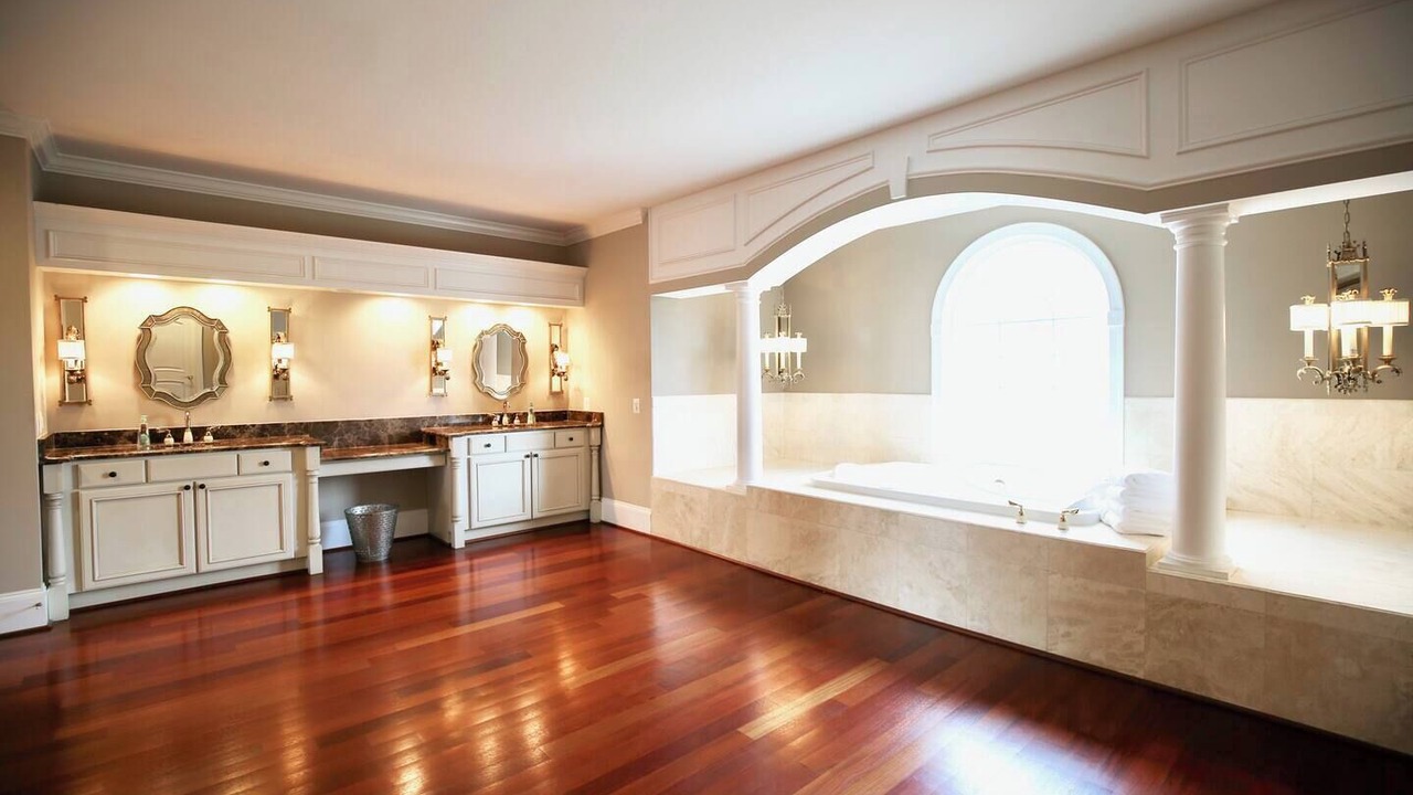 Photo of Bathroom in Bluemont