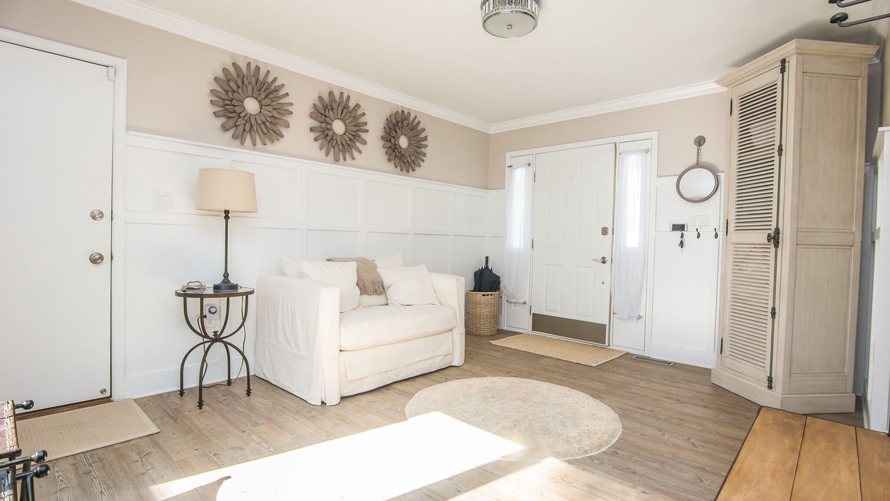 Photo of Livingroom in Caine Woods