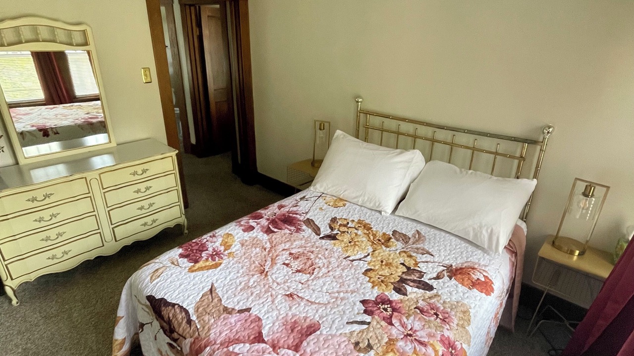 Photo of Bedroom in Decorah