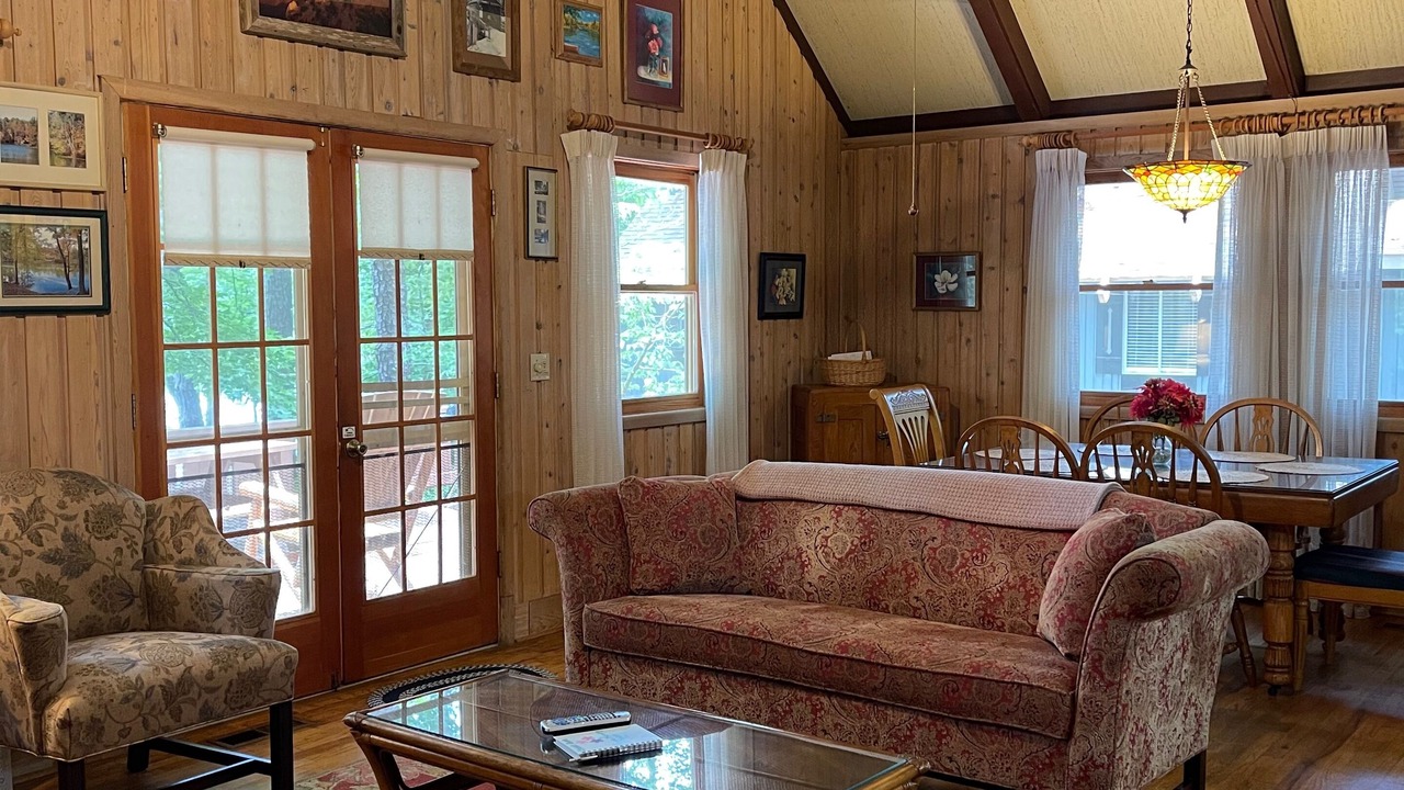Photo of Livingroom in Pine Mountain